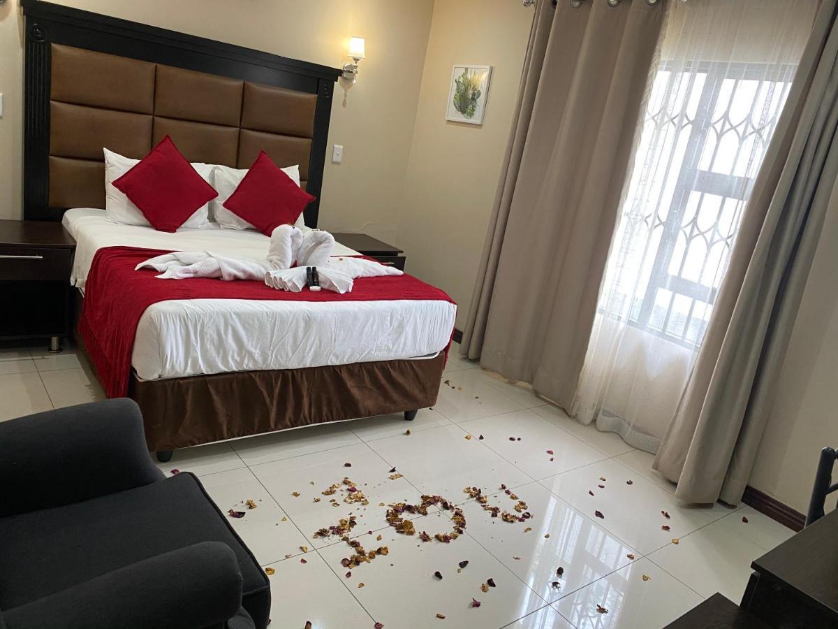 Aqua Stone guest house Mbombela Extérieur photo