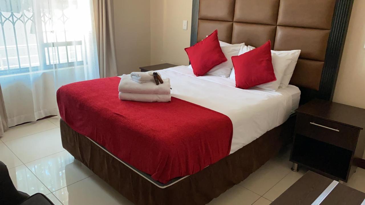 Aqua Stone guest house Mbombela Extérieur photo