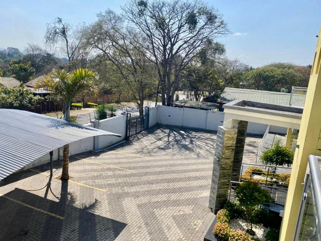 Aqua Stone guest house Mbombela Extérieur photo
