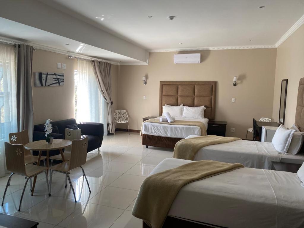 Aqua Stone guest house Mbombela Extérieur photo