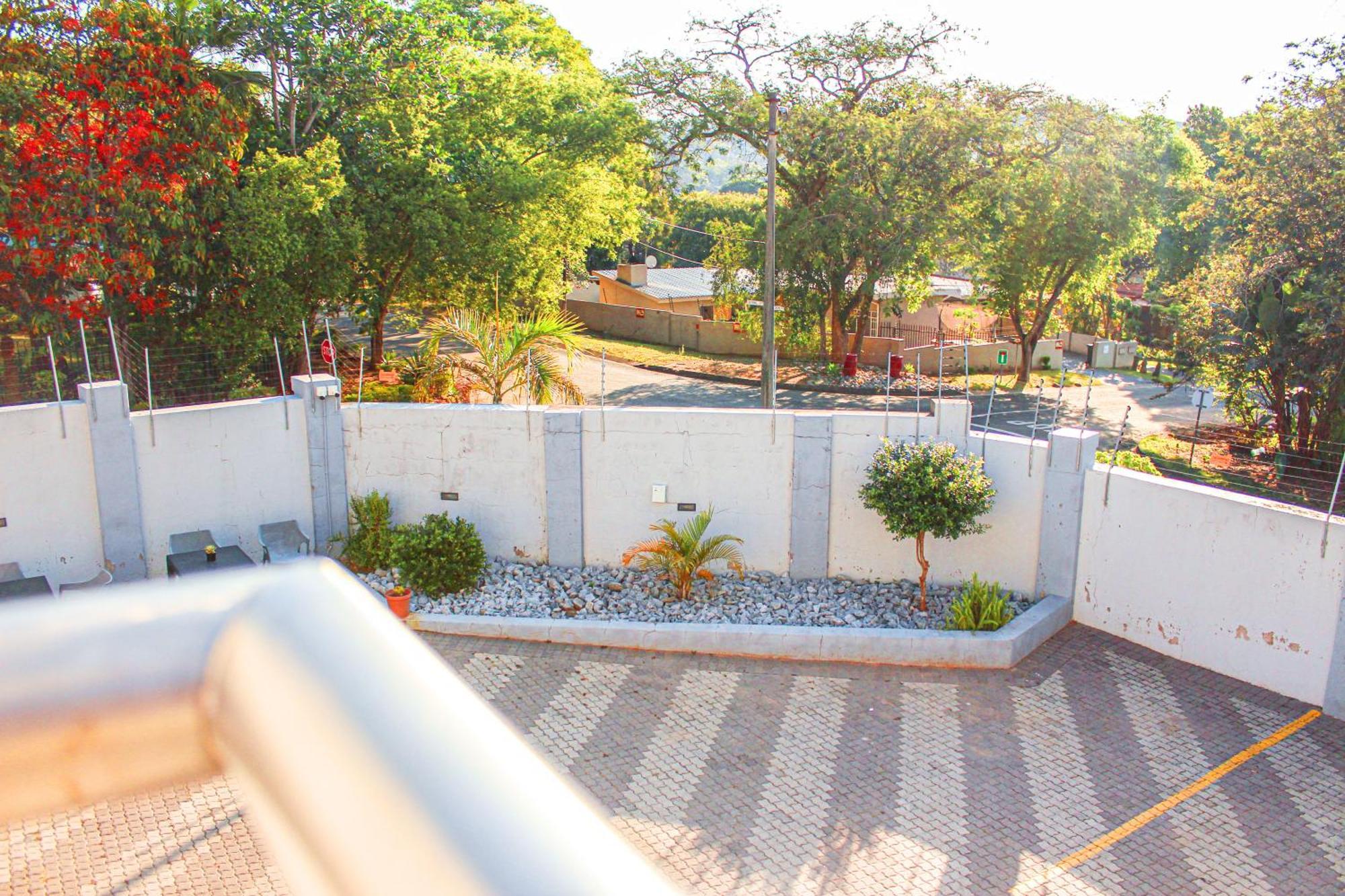 Aqua Stone guest house Mbombela Extérieur photo